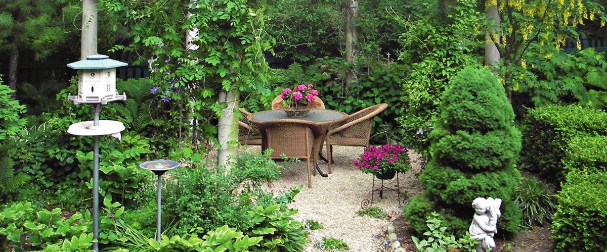 Distribute rest areas throughout the site.